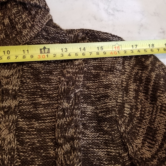 👚 TURTLE NECK SWEATER - Picture 6 of 9